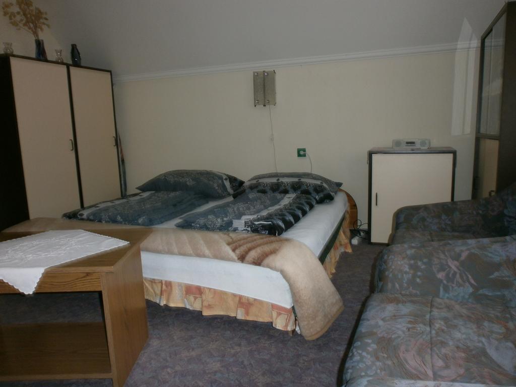 Ferienwohnung Gyoergy Vendeghaz Magyarpolány Zimmer foto